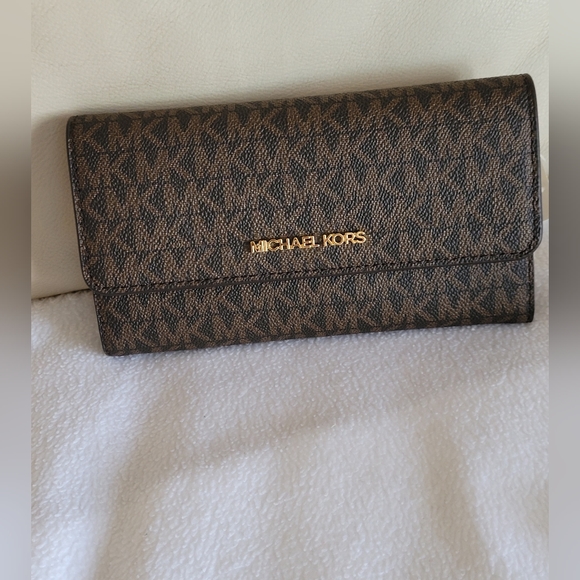 💐 BNWT Michael Kors Trifold wallet💐 - Picture 2 of 6